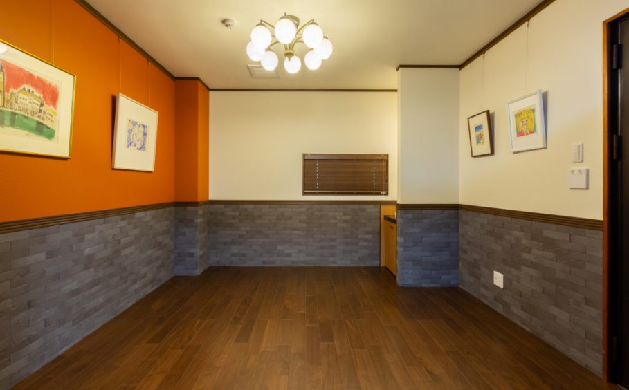 自宅で画廊が楽しめるこだわり空間~”非日常”を自宅で味わえる、応接間のアイディア再生~