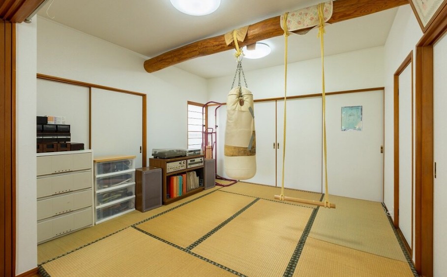 ブランコ付きの笑顔あふれる我が家