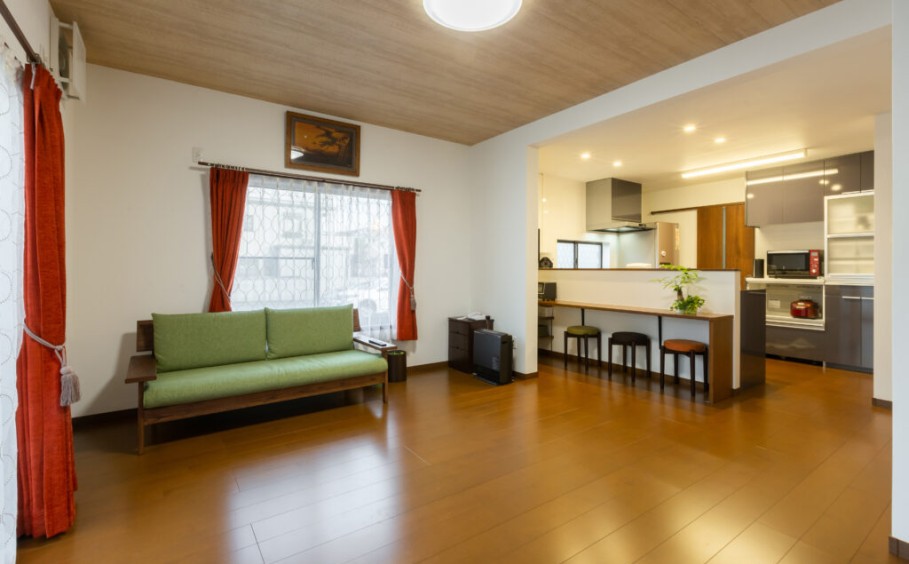 週末の賑やかなファミリーパーティー