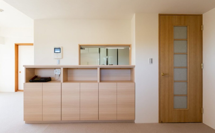 こだわりの対面キッチン収納とすっきり水廻り