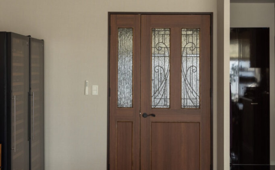 アンティーク風アイアン飾りドア